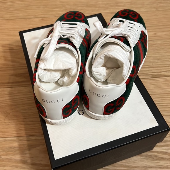 Gucci Sneakers (Authentic serial listed) - Picture 2 of 4